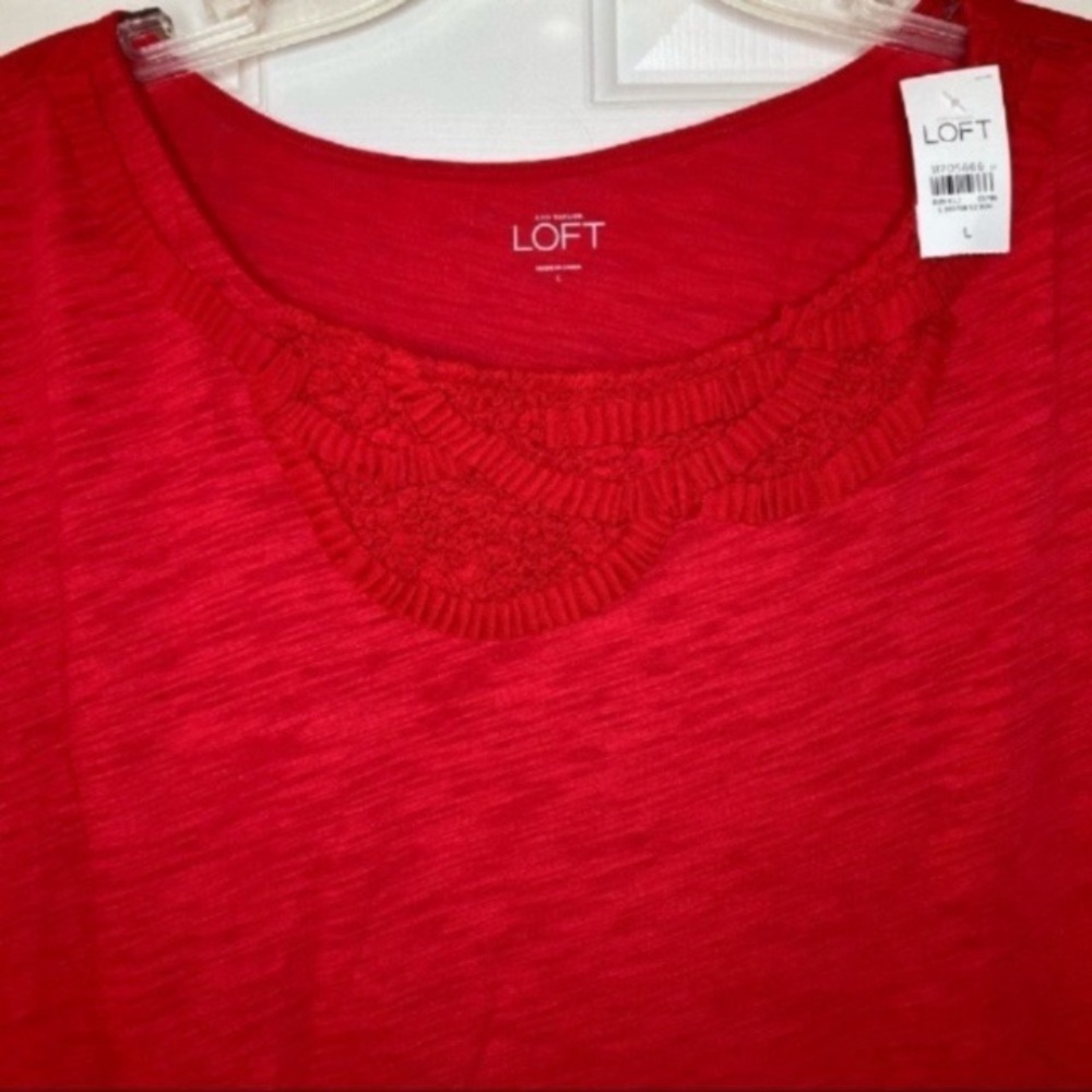 LOFT Red Cap T-Shirt pleated neck size large - Picture 6 of 7